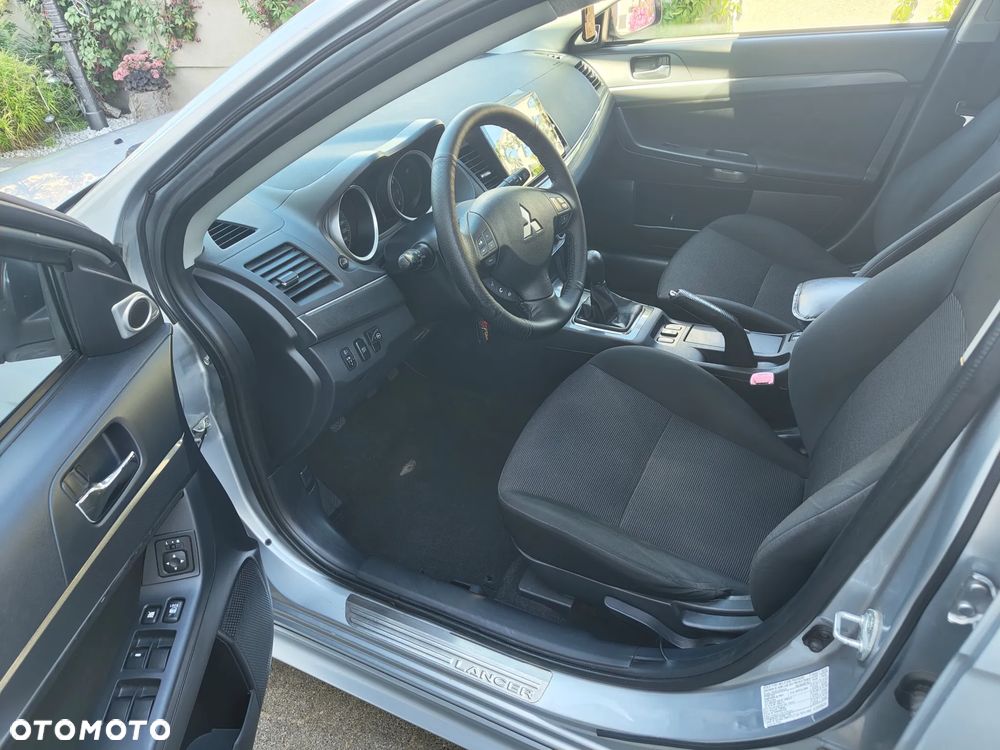 Mitsubishi Lancer - 9
