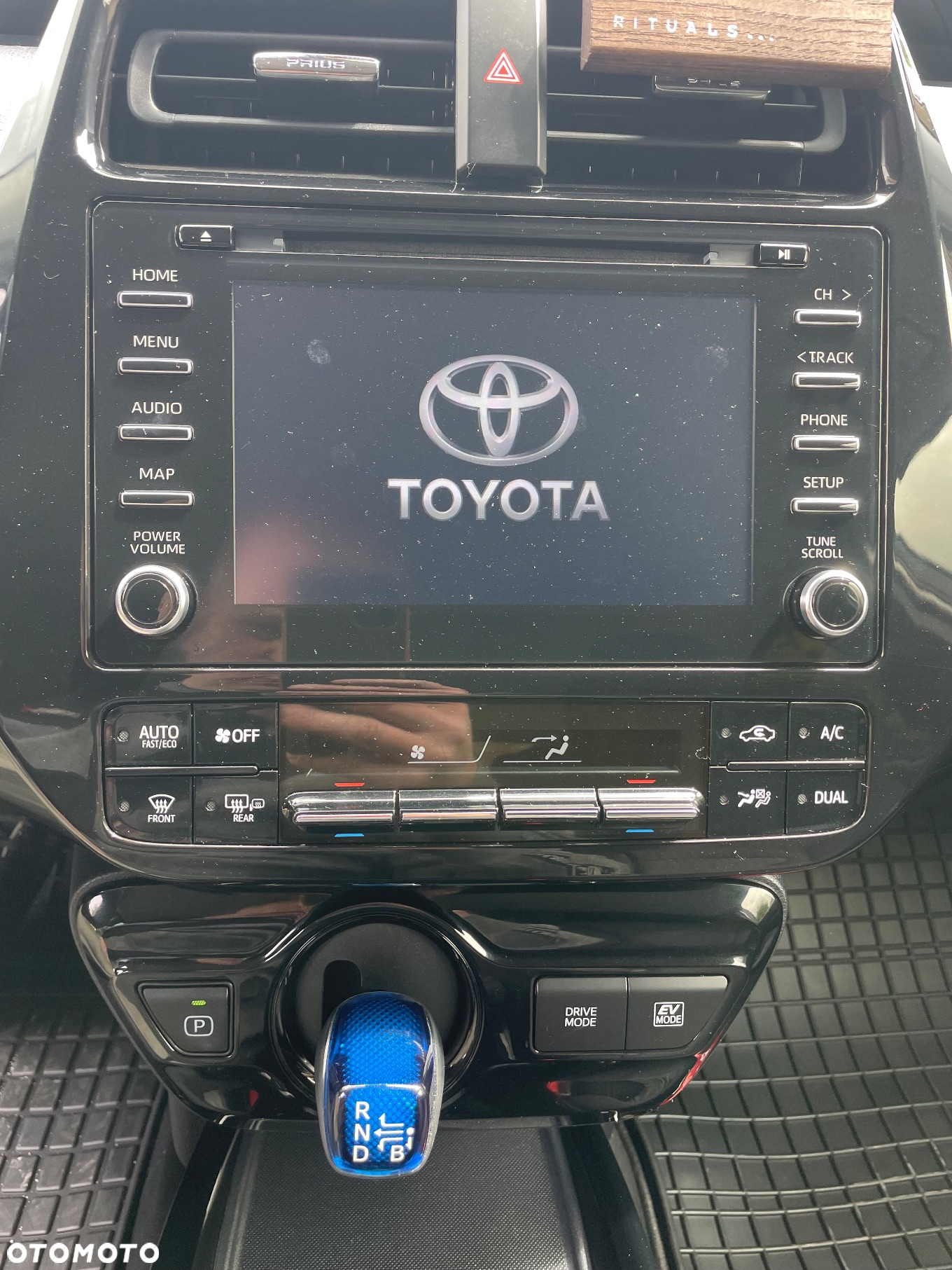 Toyota Prius 1.8 Hybrid Executive - 16