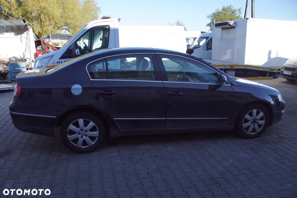 Auto na części - Volkswagen Passat B6 2.0 TDI 170 KM BMR KDA LC9X 2007R Silnik Skrzynia Drzwi Maska Błotnik Klapa Zderzak Lampa Klamka Szyba Lusterko Deska Kokpit Sterownik Moduł Czujnik Licznik Wyświetlacz Panel Kierownica - 6