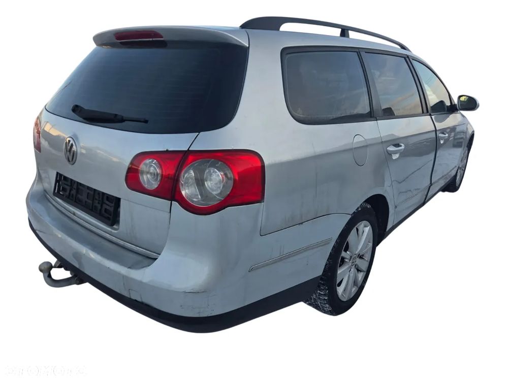 VW Passat B6 (2007) Silnik 1.9 TDI (BLS) 105 KM (77 kW) LA7W Na części silnik, maska, drzwi, lampa - 2