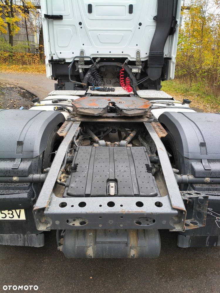 Mercedes-Benz Actros - 9