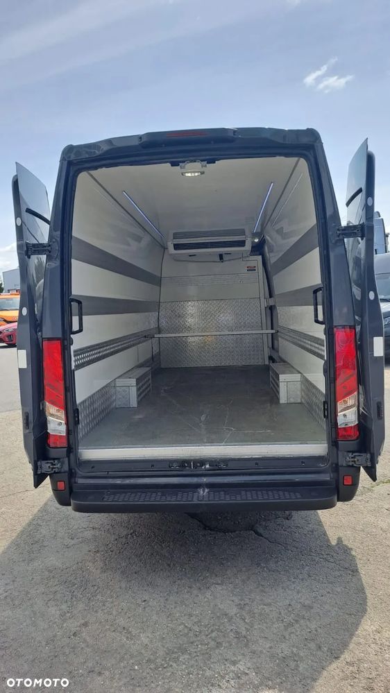 Iveco 35S18V Chłodnia Izoterma Furgon Maxi Izolowany Blaszak Krajowy 3l 180KM Ledy Nawigacja - 15