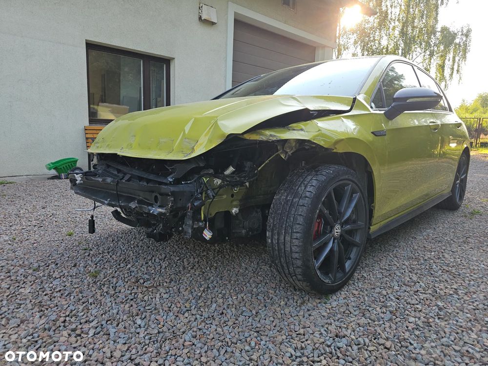 Volkswagen Golf - 6