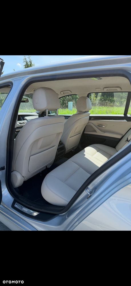 BMW Seria 5 528i xDrive Sport-Aut Luxury Line - 16