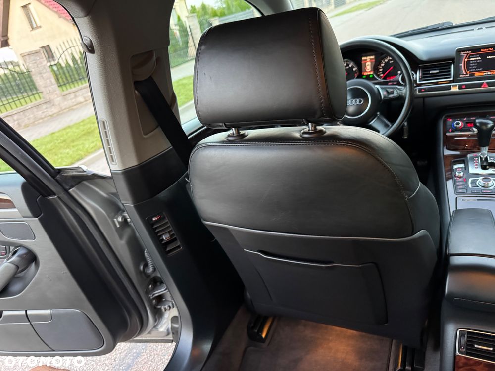 Audi A8 4.2 Quattro - 16