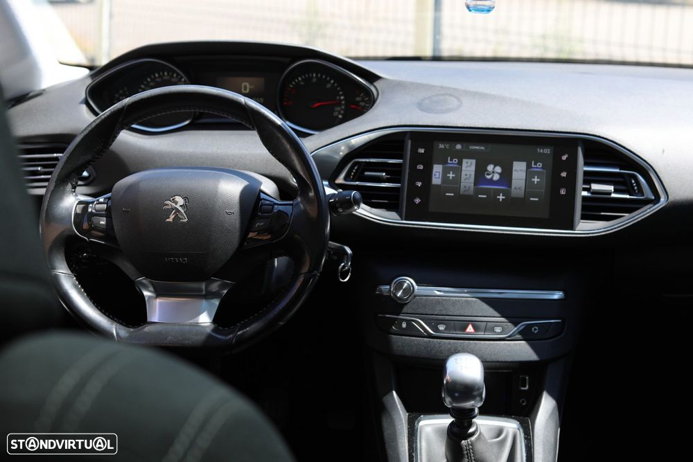 Peugeot 308 SW 1.6 BlueHDi Allure — fotografia 28
