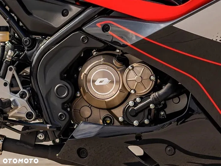 QJMOTOR SRK 125R - 4