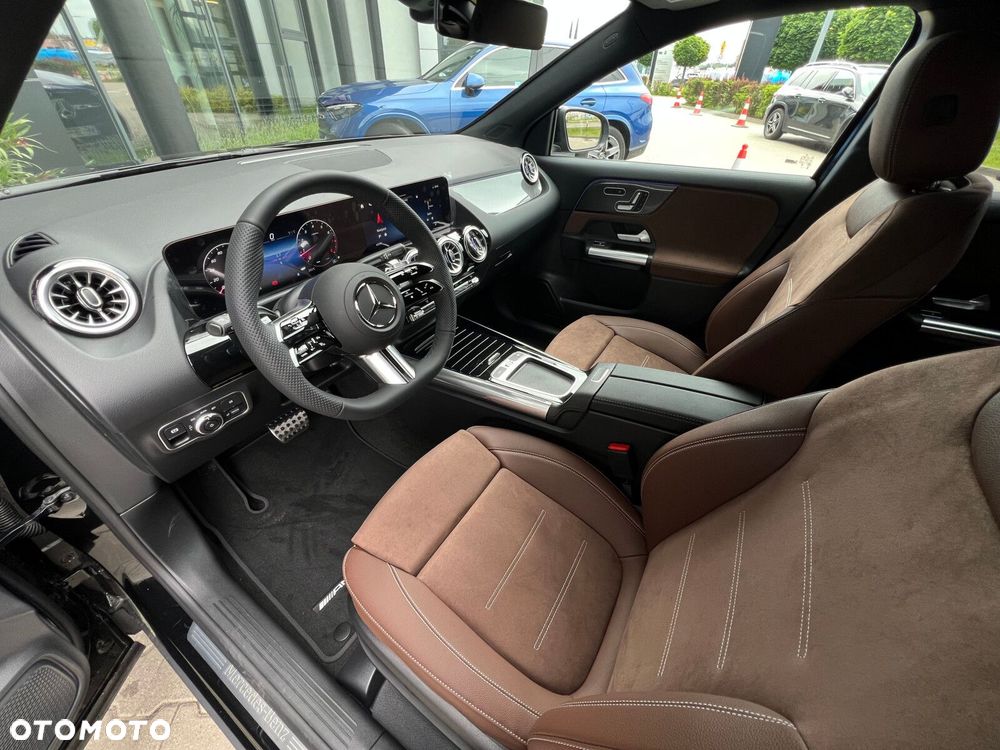Mercedes-Benz GLA - 10