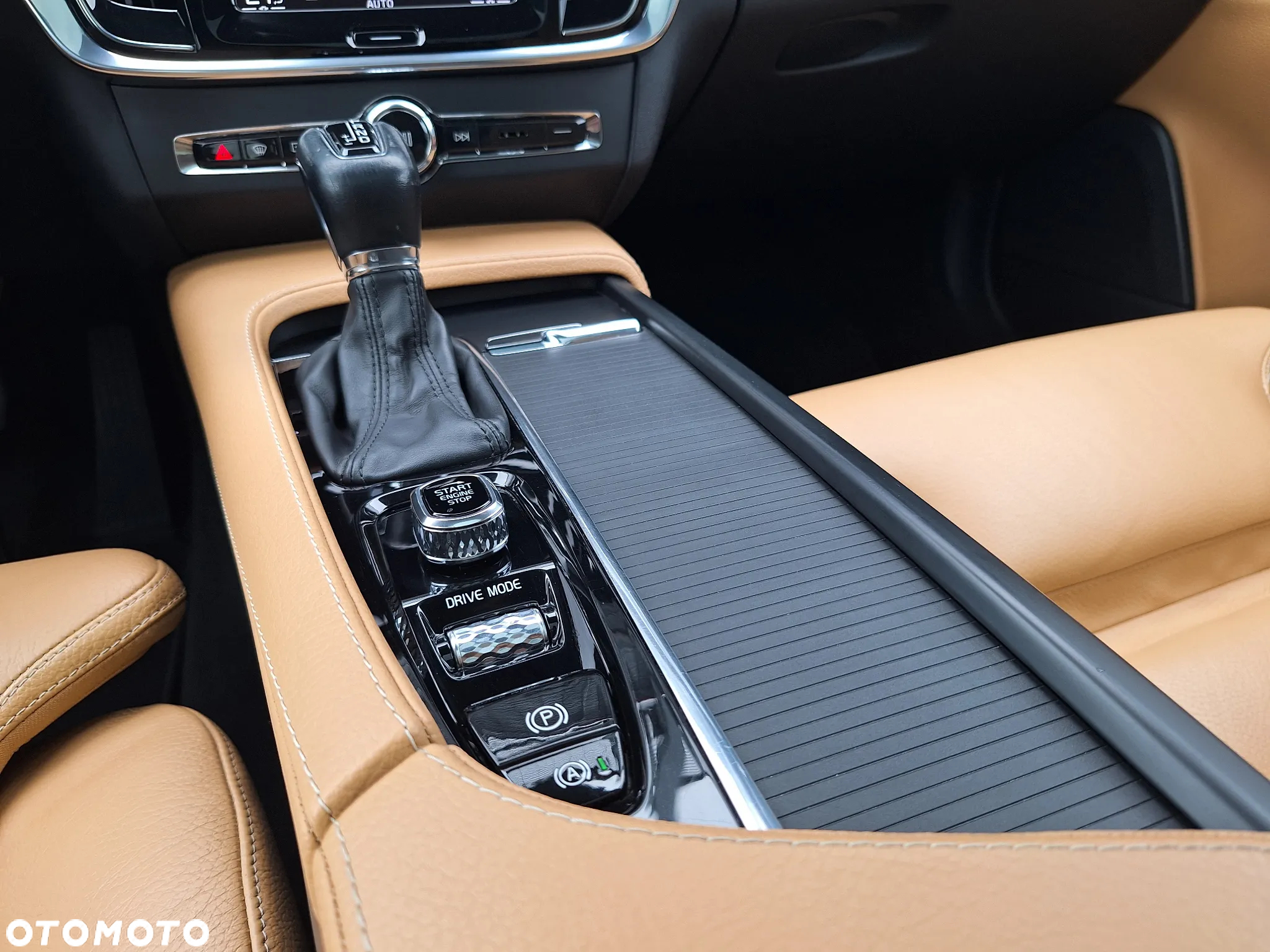 Volvo V90 D4 Momentum Pro - 33