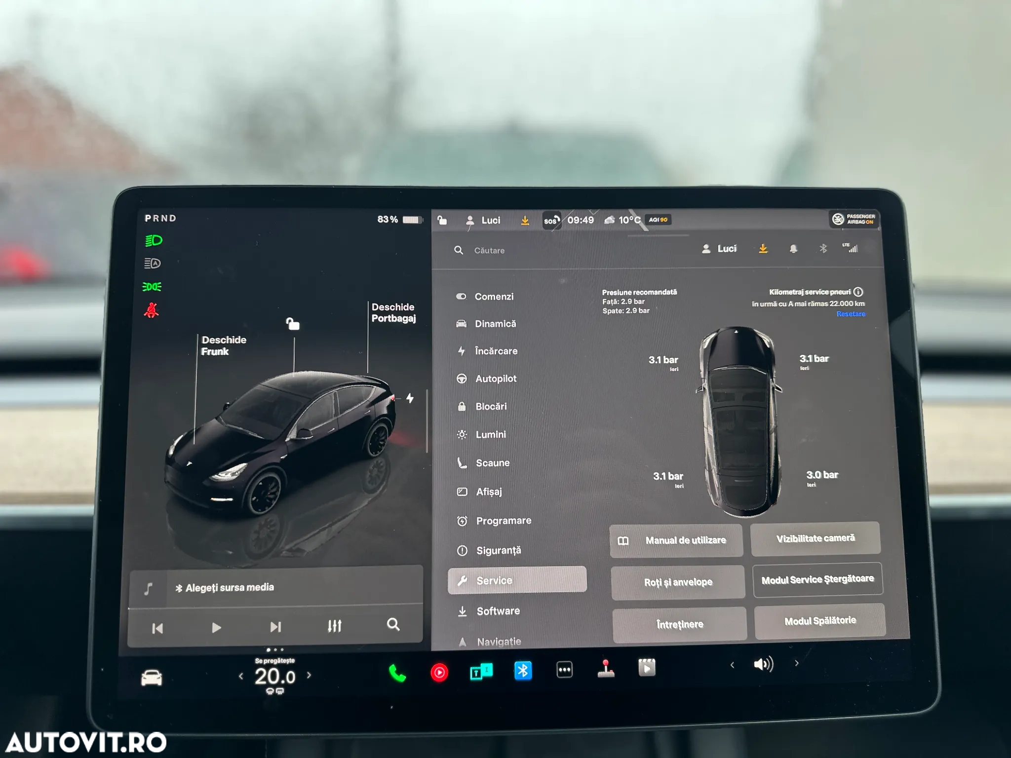 Tesla Model Y - 12
