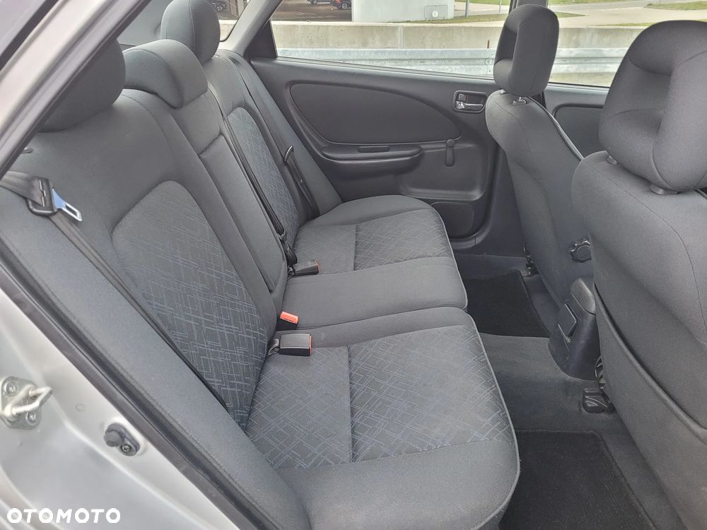 Toyota Avensis - 14