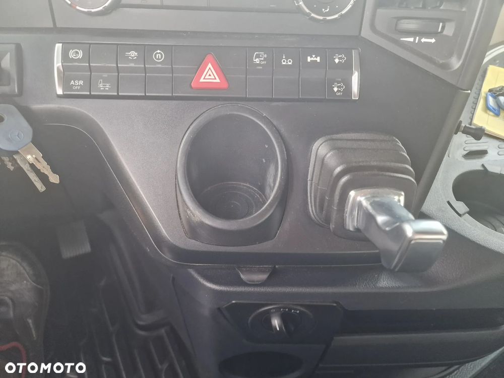 Mercedes-Benz Actros - 27