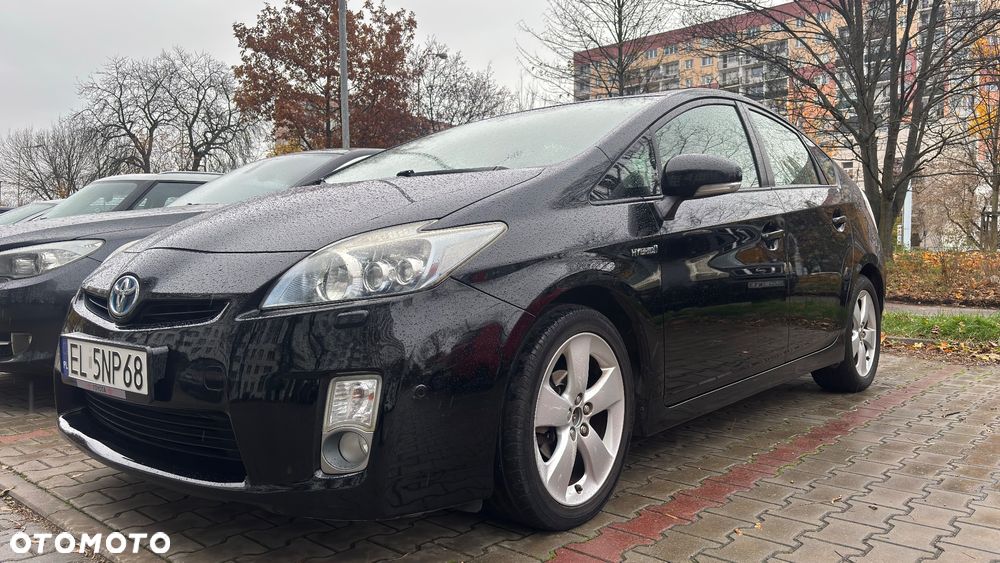 Toyota Prius 1.8 HSD Premium - 1