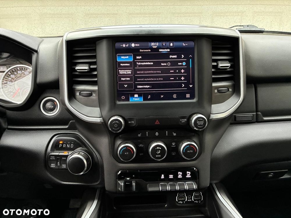 RAM 1500 5.7 Quad Cab Bighorn - 22
