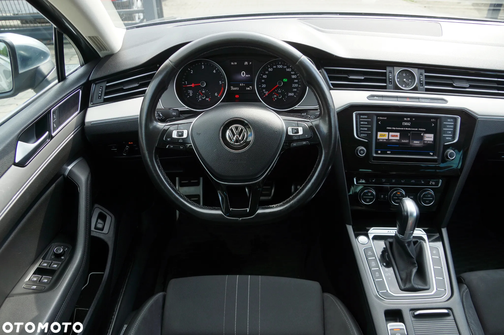 Volkswagen Passat Variant 2.0 TDI SCR DSG 4Motion Alltrack - 12