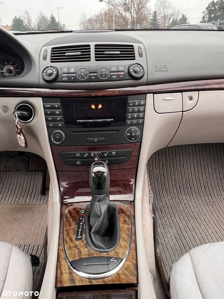 Mercedes-Benz Klasa E 200 Kompressor Automatik Classic - 14