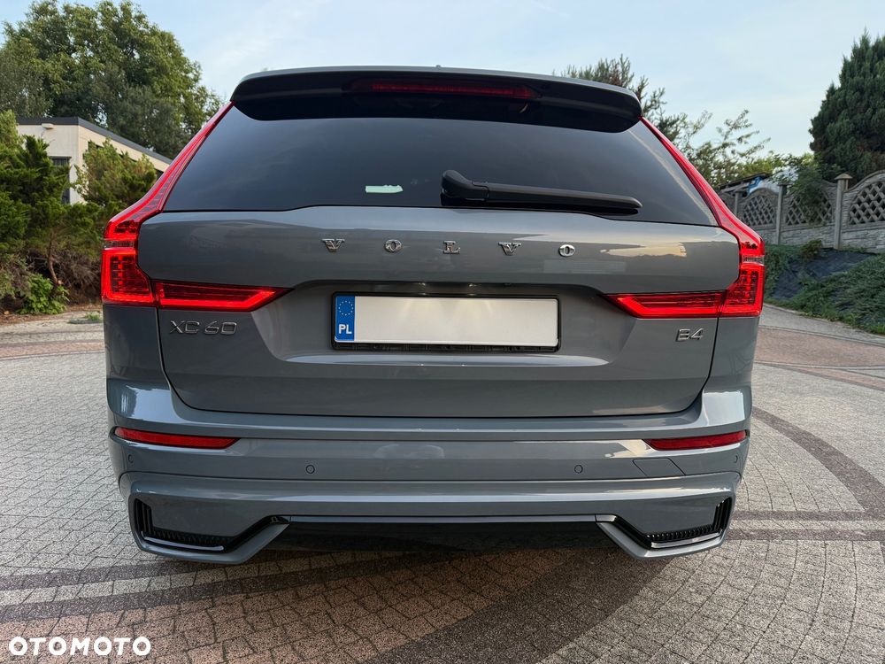 Volvo XC 60 B4 D Plus Dark - 6