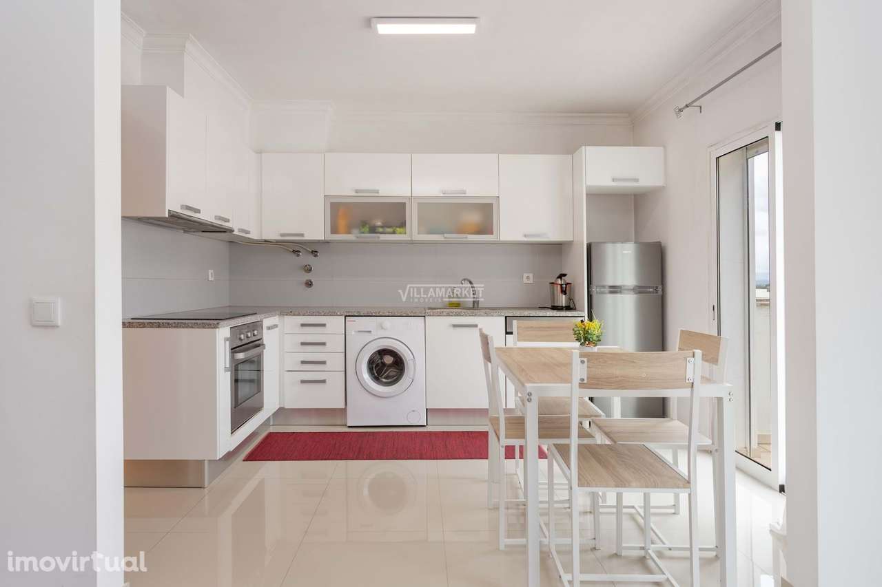 Apartamento T1 + 1 com 1 parqueamento e 2 terraços privativos situado - Grande imagem: 2/34