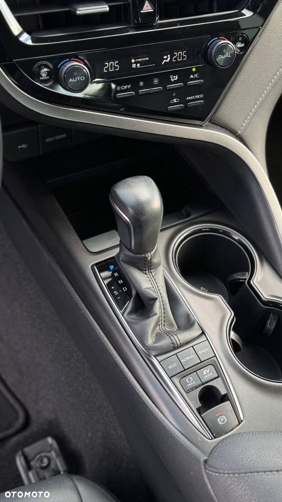 Toyota Camry 2.5 Hybrid Prestige CVT - 19