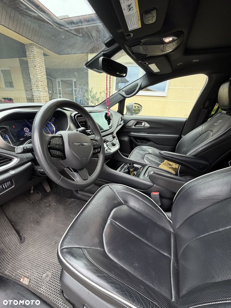 Chrysler Pacifica - 2