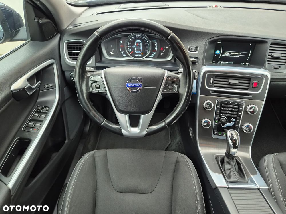 Volvo V60 T3 Base - 28