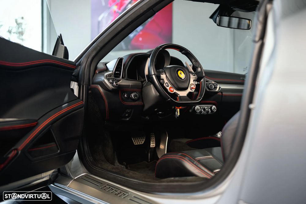 Ferrari 458 Italia Spider - 15