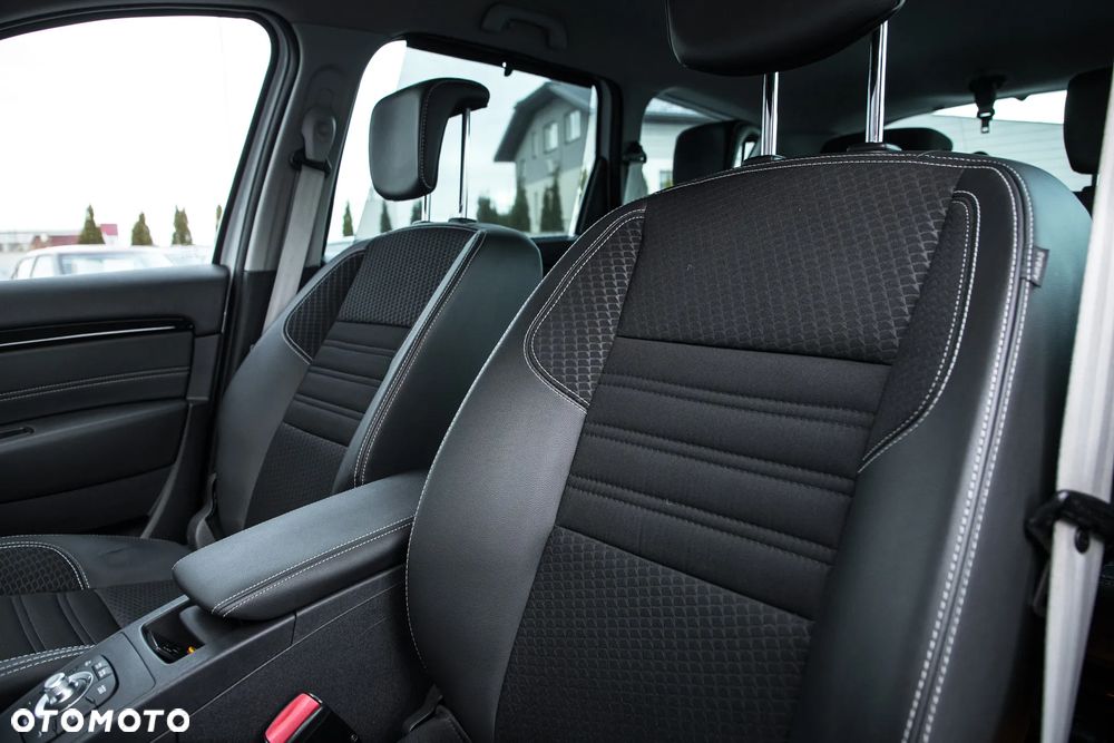 Renault Grand Scenic ENERGY TCe 130 BOSE EDITION - 23