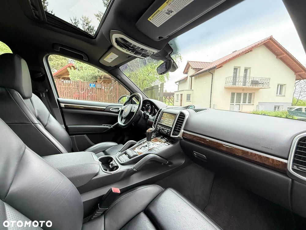 Porsche Cayenne - 28