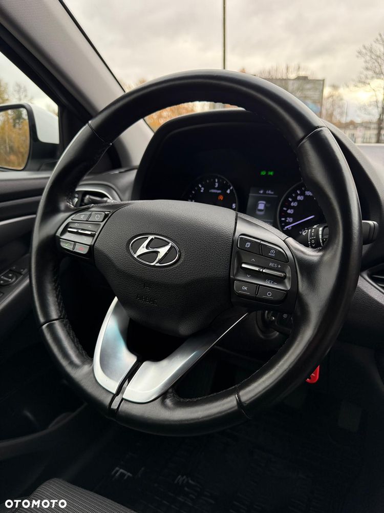 Hyundai i30 1.6 D Classic + - 8