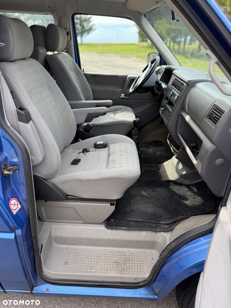 Volkswagen Multivan - 33