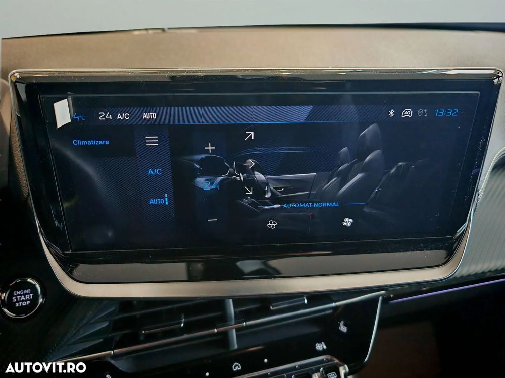 Peugeot 2008 1.2L e-DCS6 MHEV GT - 37