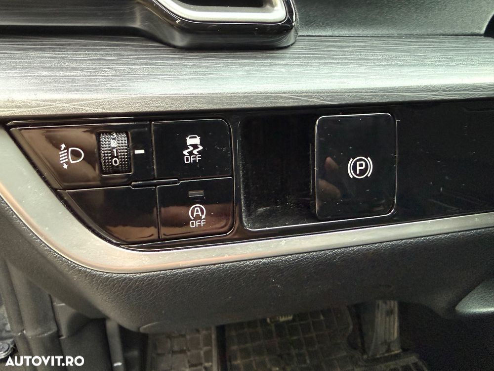 Kia Sportage 1.6 T-GDI MHEV 6MT 4x2 Urban - 21