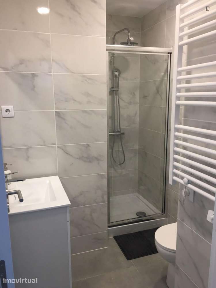 Quarto - localizado em Carcavelos Lisbon - Grande imagem: 2/12