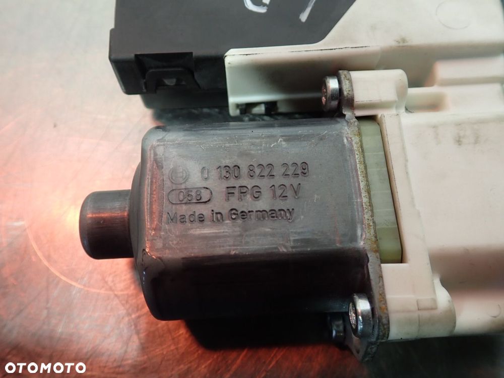 SILNICZEK SZYB LEWY PRZÓD VOLKSWAGEN GOLF V 130822229  1K0959793C   1K4837401E - 3