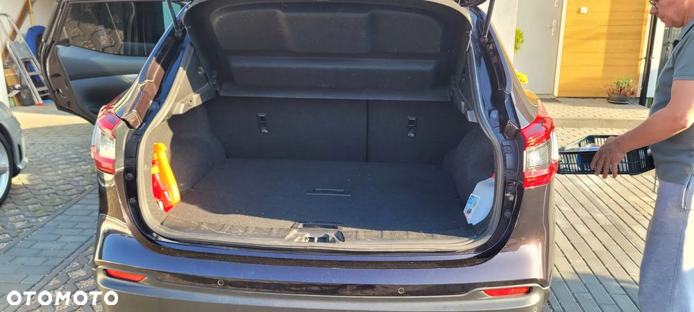 Nissan Qashqai 1.2 DIG-T Acenta EU6 - 17