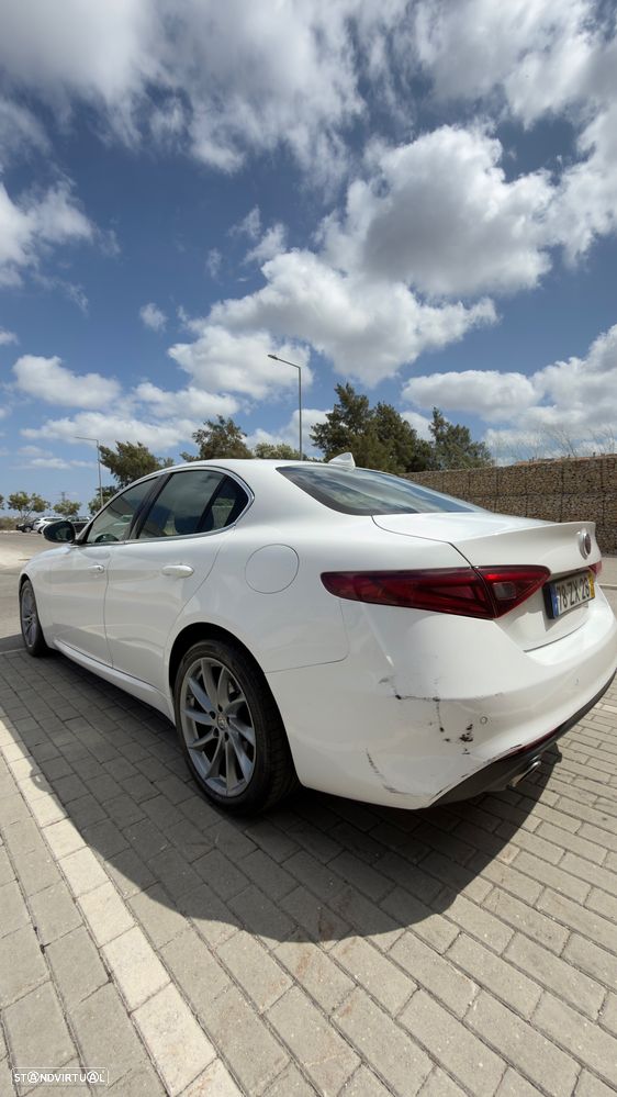Alfa Romeo Giulia 2.2 D Sprint AT8 - 10