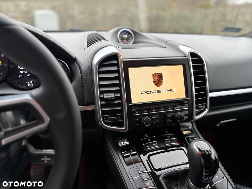 Porsche Cayenne Platinum Edition - 18