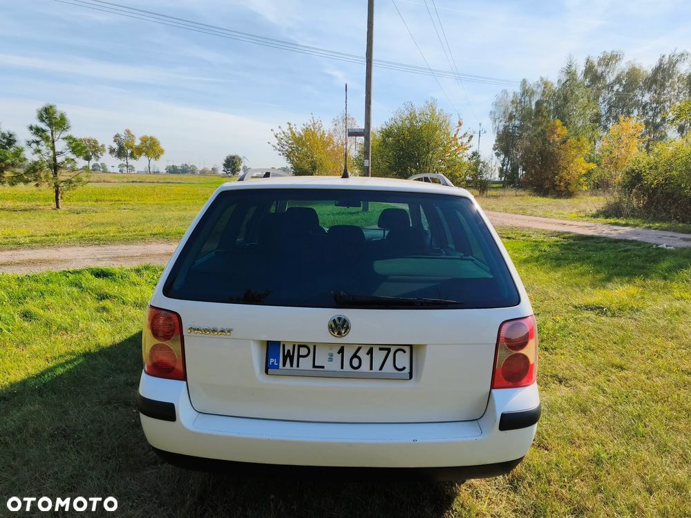 Volkswagen Passat 1.6 Comfortline Family - 39
