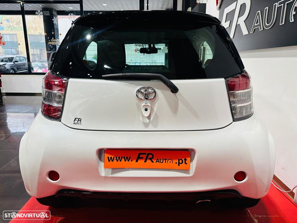 Toyota iQ 1.4 D-4D 2 EP+NAVI+Bluetooth - 14