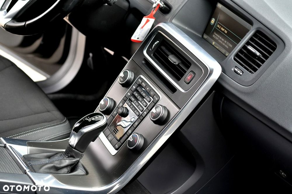 Volvo V60 D3 Geartronic Momentum - 20