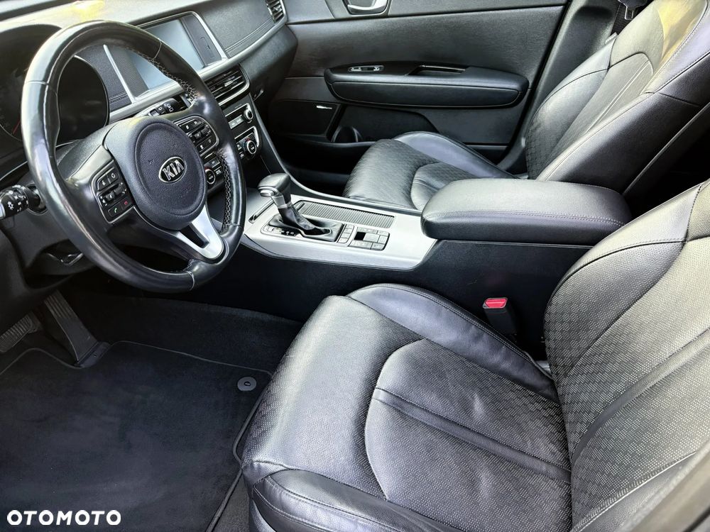 Kia Optima - 16