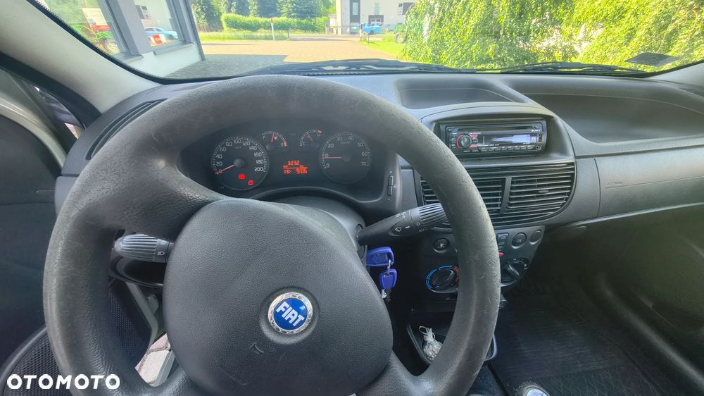 Fiat Punto 1.2 8V - 10