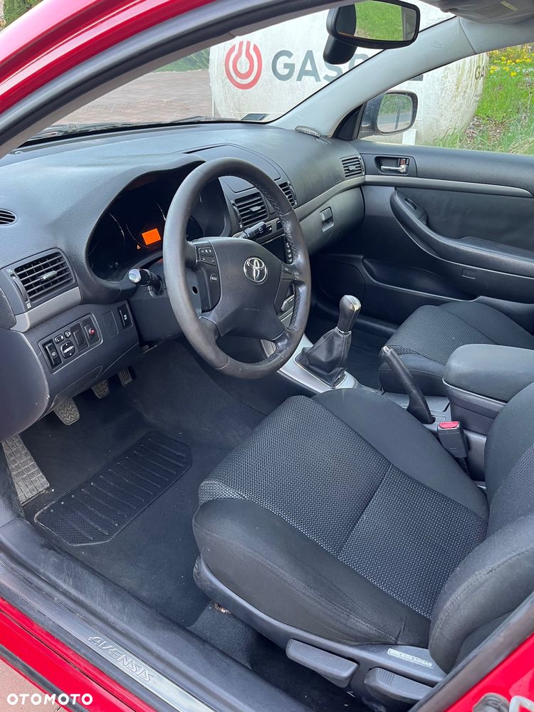 Toyota Avensis - 3