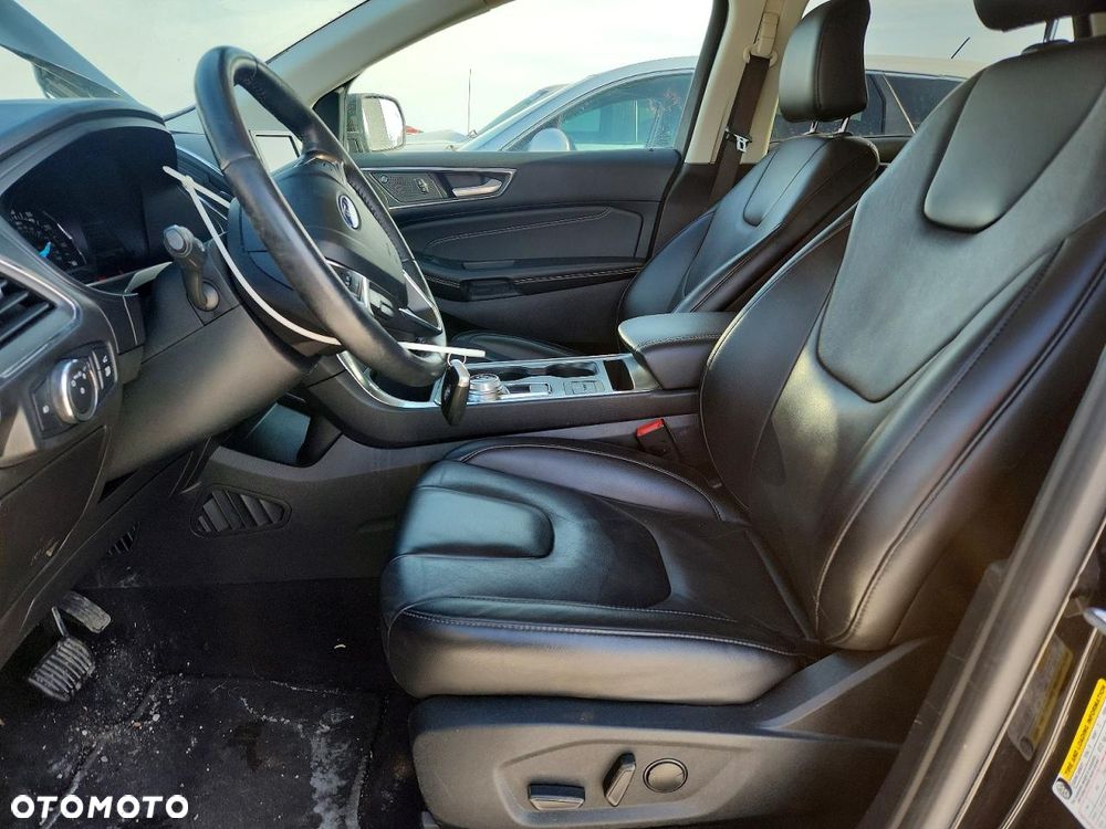 Ford Edge - 8