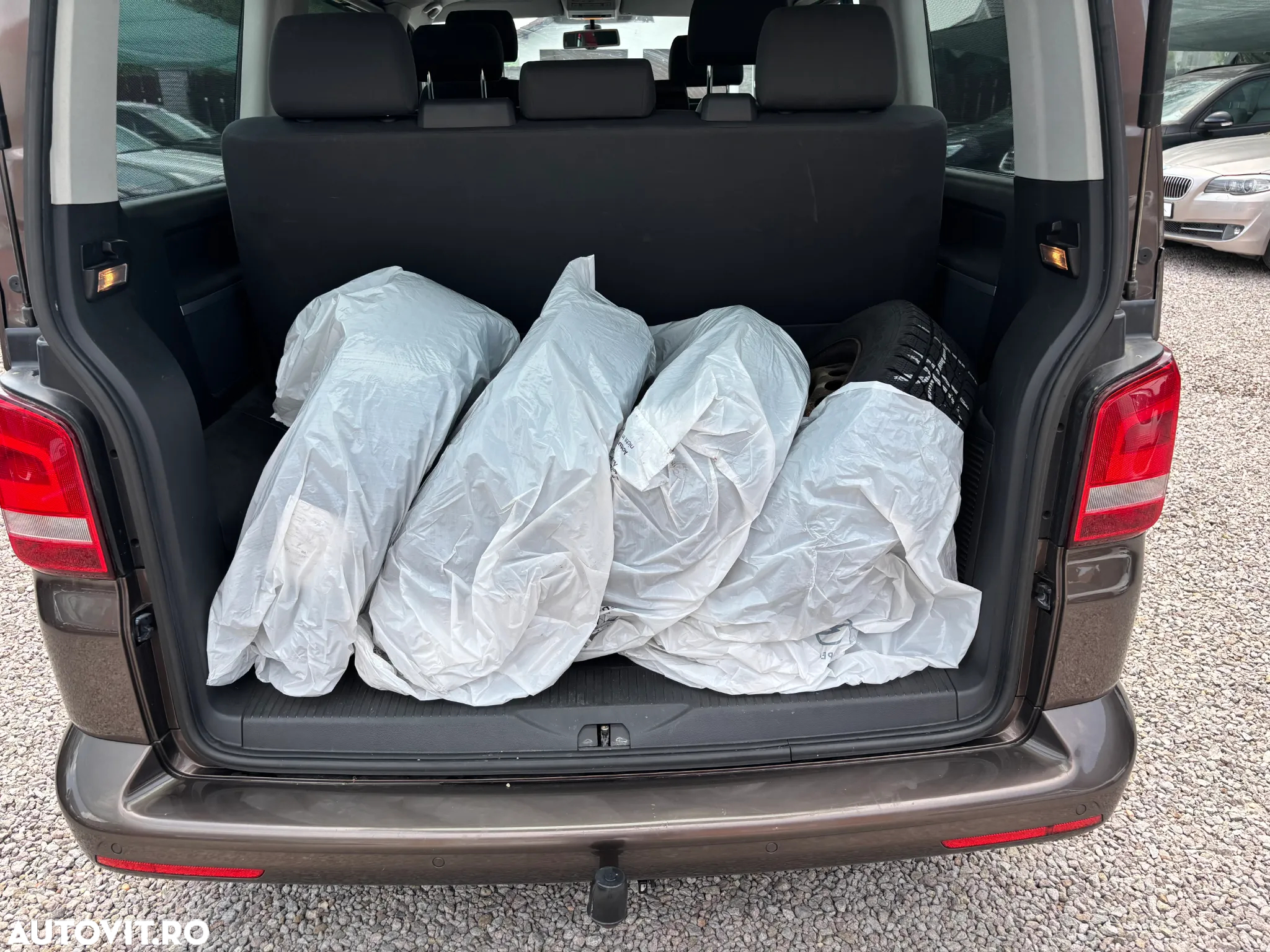 Volkswagen Multivan - 14