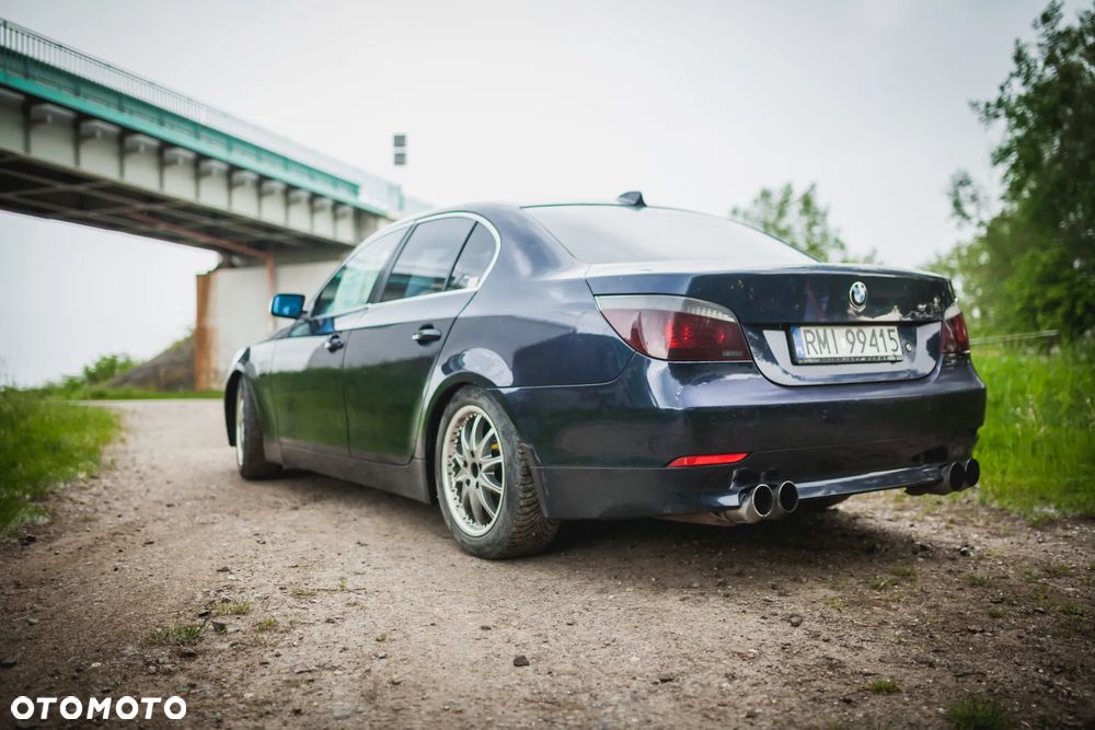 BMW Seria 5 520i - 4