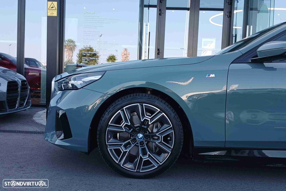 BMW i5 Touring eDrive40 - 8