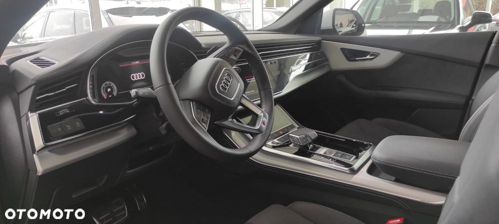 Audi Q8 - 11