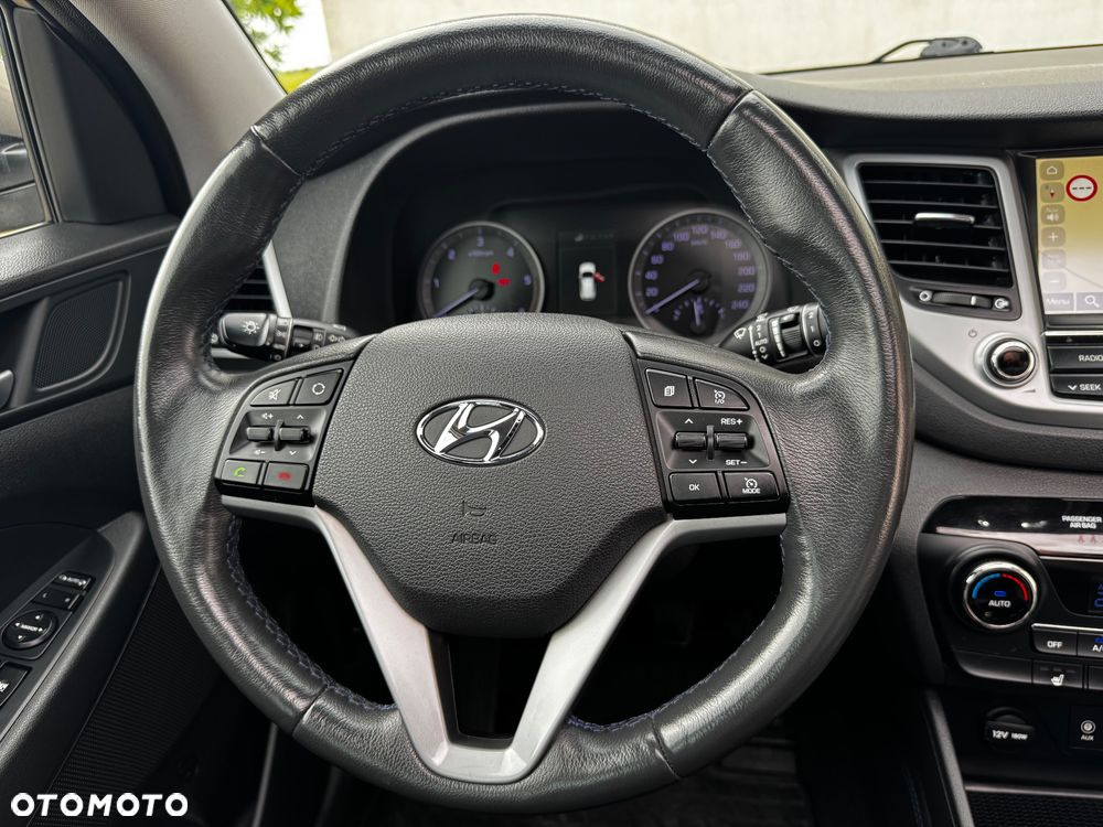 Hyundai Tucson 2.0 CRDI BlueDrive Style 2WD - 16