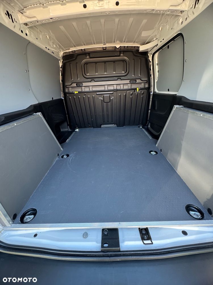 Toyota Proace City - 16